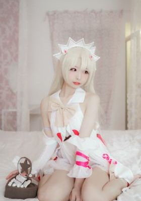 欧美明星丝巾街拍_4K在线观看完整版